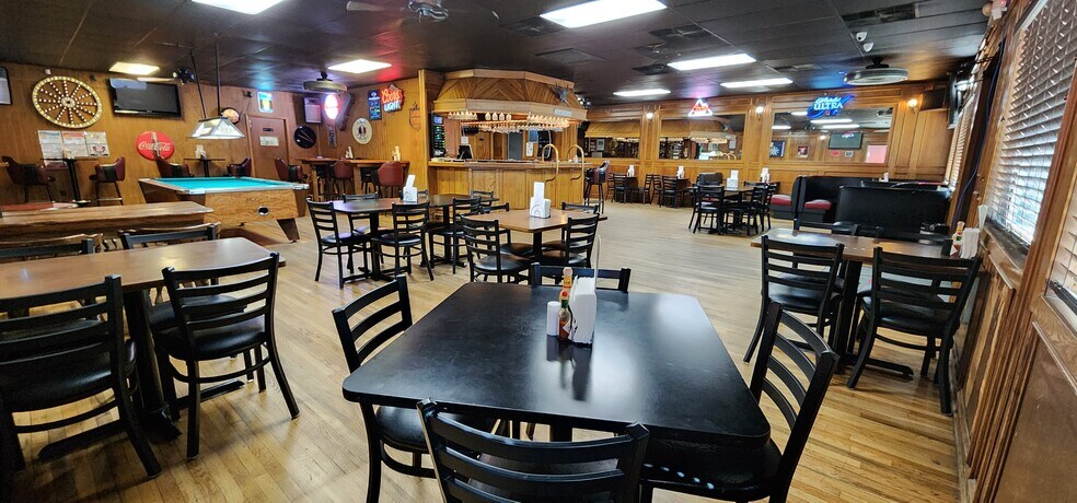 More Photos Of 701 N Martin Luther King Jr Hwy, Mexia Restaurant For Sale
