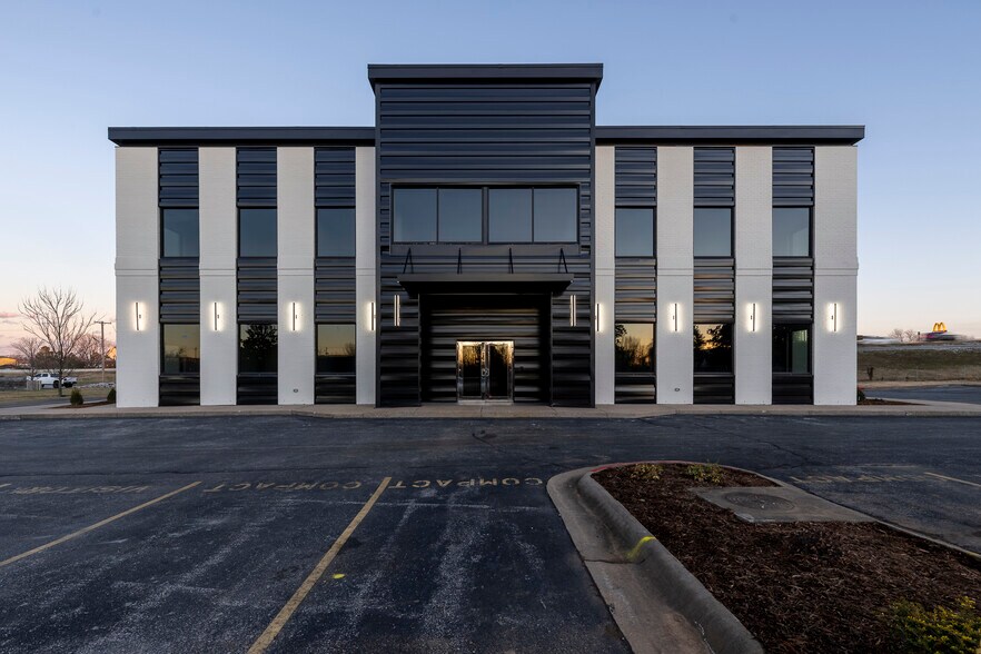 Primary Photo Of 3103 SE Moberly Ln, Bentonville Office For Lease