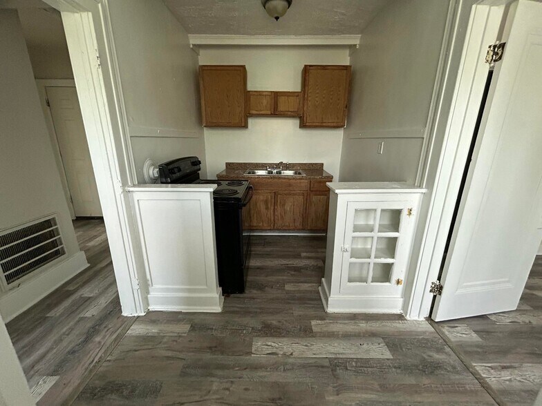 More Photos Of 3737 Scovel Pl, Detroit Apartments For Sale