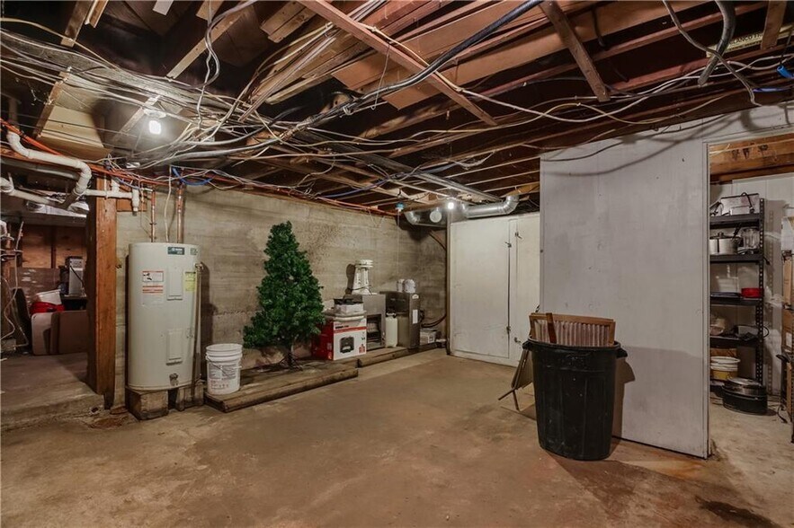 More Photos Of 401 Bridge St, Cornell Restaurant For Sale