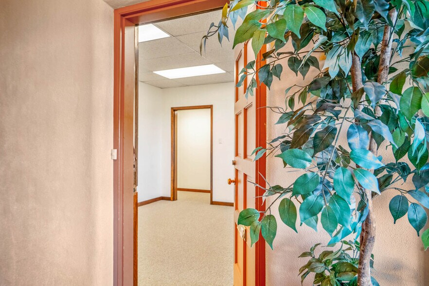 More Photos Of 11 Calle Medico, Santa Fe Medical For Lease