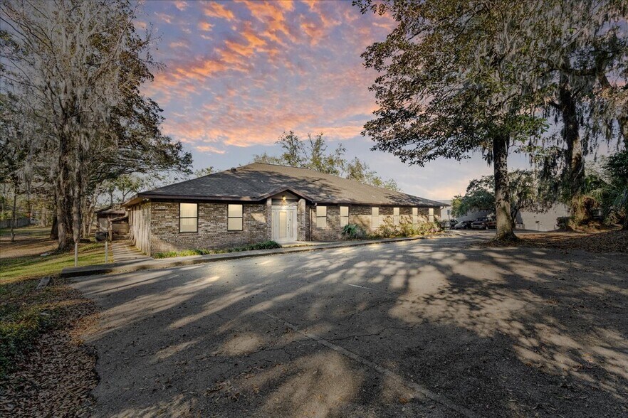 Primary Photo Of 7733 W Newberry Rd, Gainesville Office For Sale