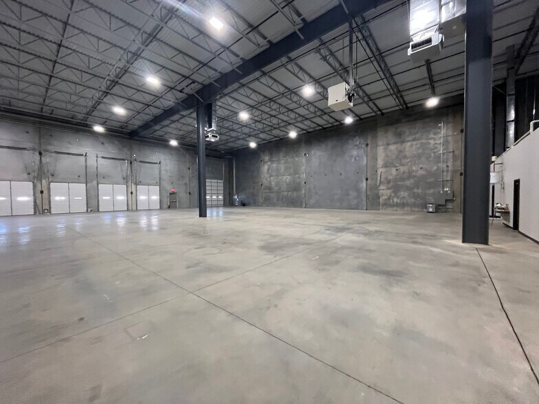 More Photos Of 4617 Sw 25th Cir, Oklahoma City Industrial For Lease
