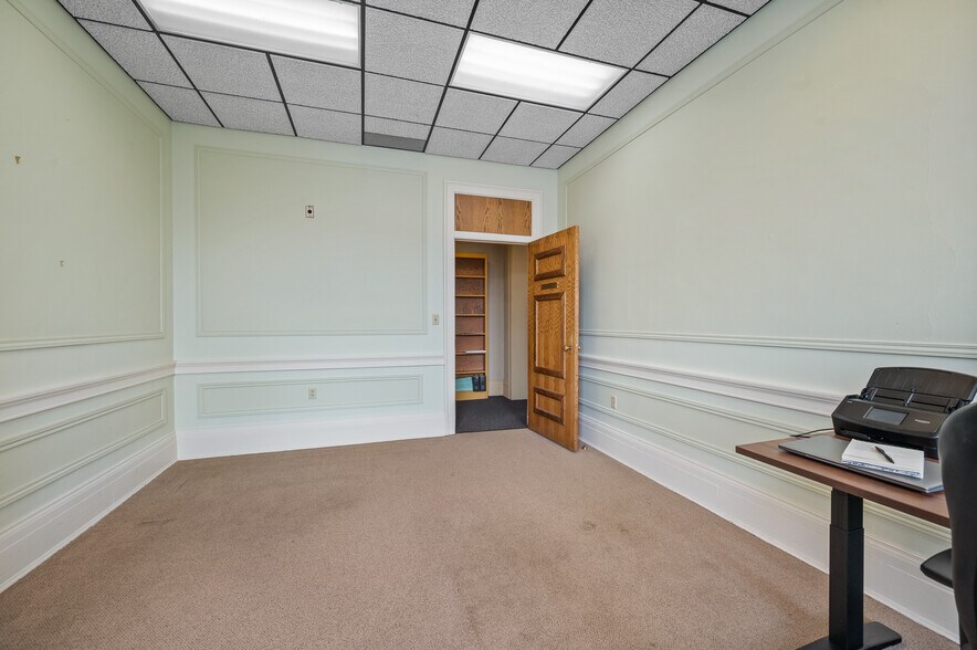 More Photos Of 24 W 6th Ave, Helena Office For Lease