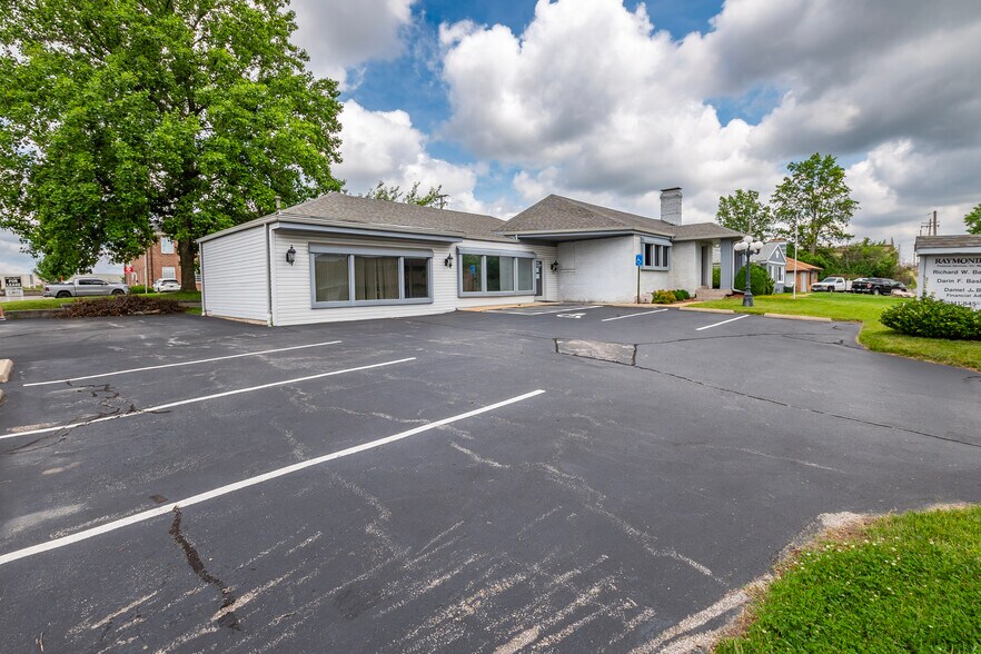 More Photos Of 4163 Crescent Dr, Saint Louis Medical For Sale