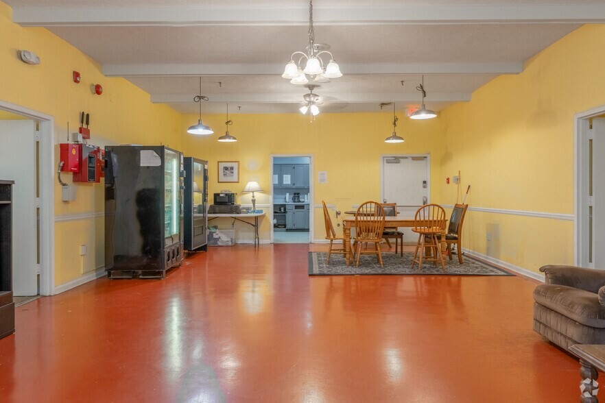 More Photos Of 1612 5th Ave N, Bessemer Medical For Sale