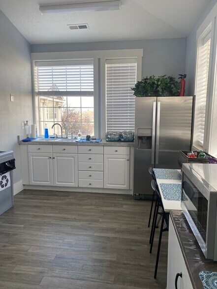 More Photos Of 9571 S 700 E, Sandy Office For Lease