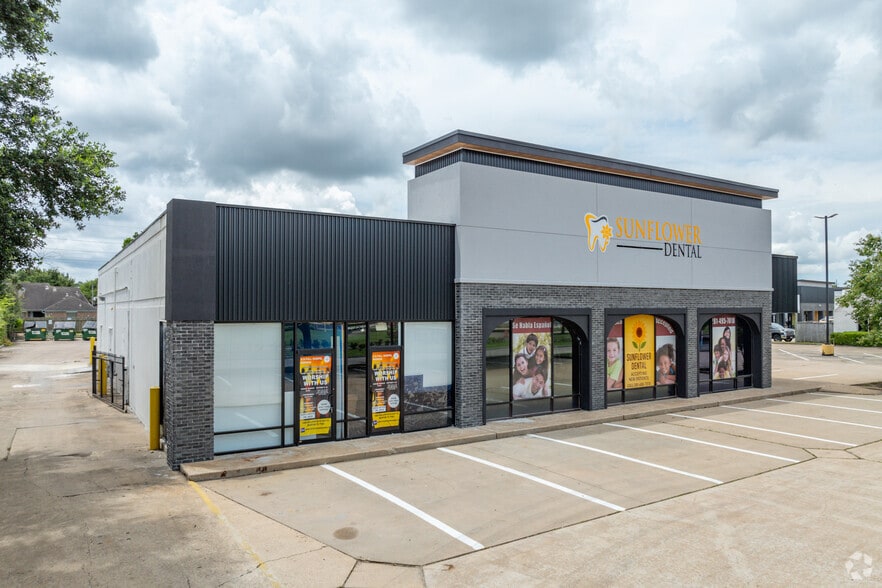 More Photos Of 14829 Bellaire Blvd, Houston Storefront Retail Office For Lease