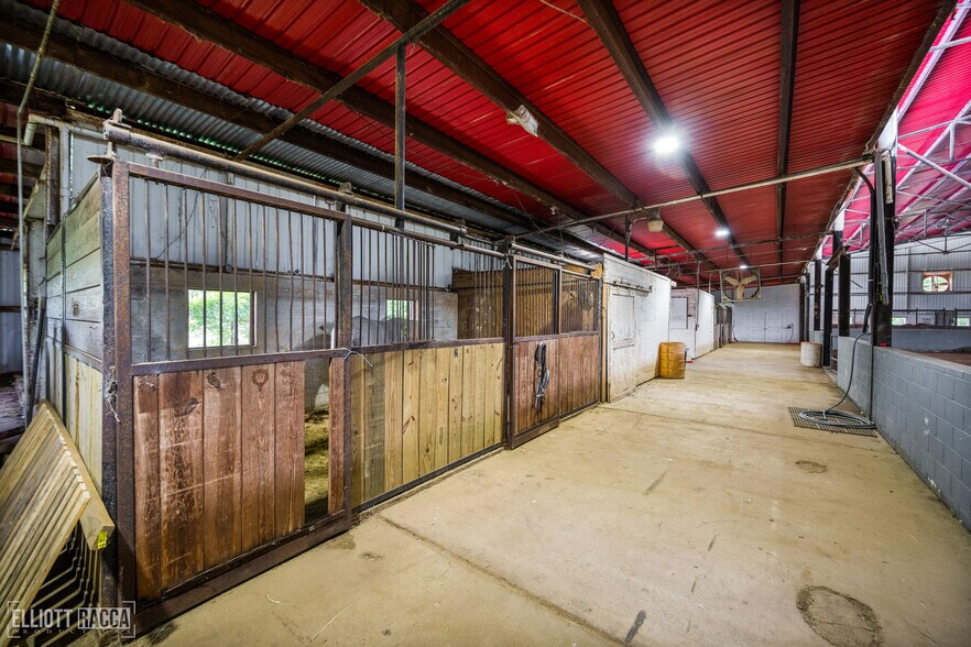 More Photos Of 1785 Old River Rd, Natchitoches Light Manufacturing For Sale