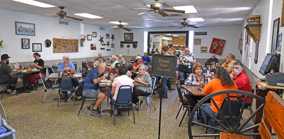 More Photos Of 1403 N Navarro St, Victoria Restaurant For Sale