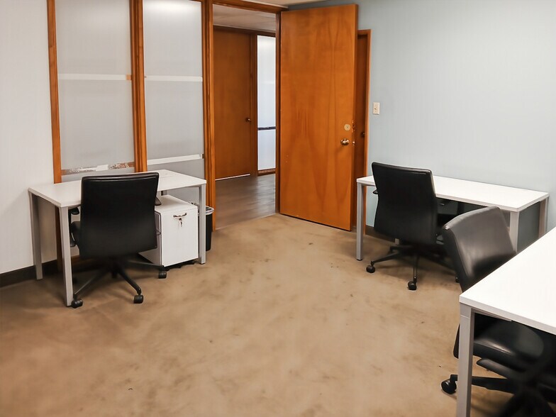 More Photos Of 3420 E Shea Blvd, Phoenix Coworking Space