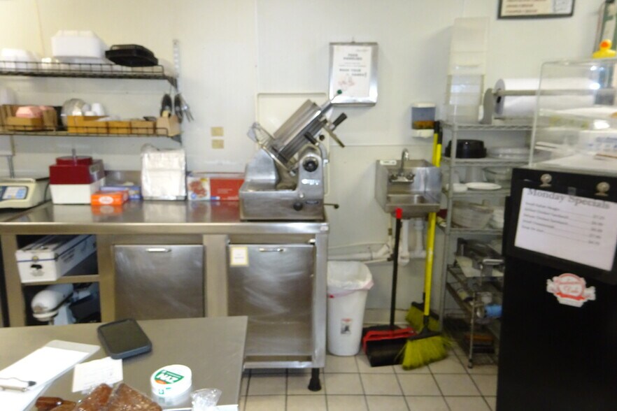 More Photos Of 427 N Chestnut St, Lansdale General Retail For Sale