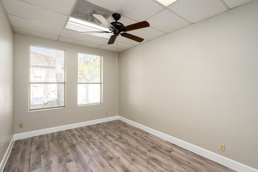 More Photos Of 8627 Cinnamon Creek Dr, San Antonio Medical For Lease