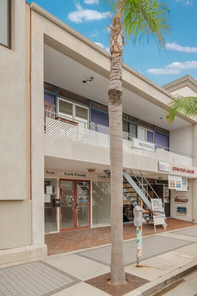 Primary Photo Of 808 Manhattan Ave, Manhattan Beach Office Residential For Lease