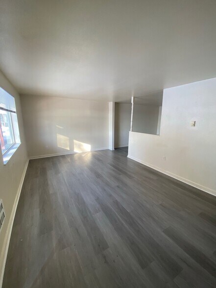 More Photos Of 25 N Airport Rd, Deer Park Apartments For Sale