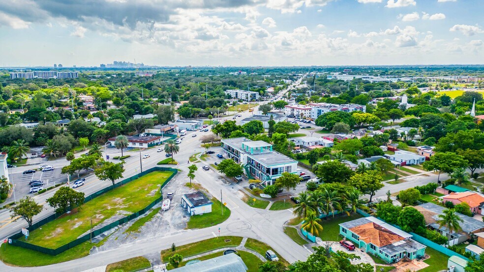 More Photos Of 13700-13798 NE 11th Ave, Miami Freestanding For Sale