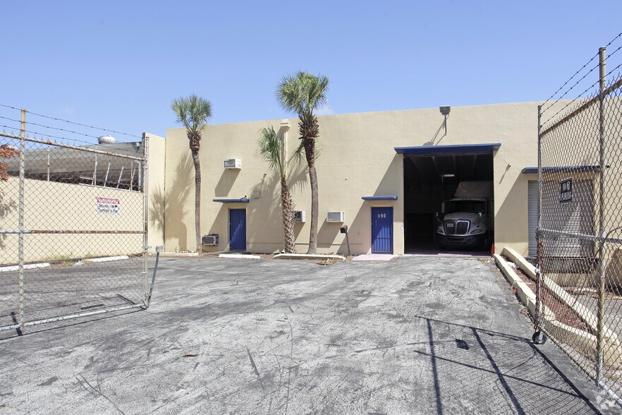 More Photos Of 960-990 NW 10th Ave, Fort Lauderdale Warehouse For Lease