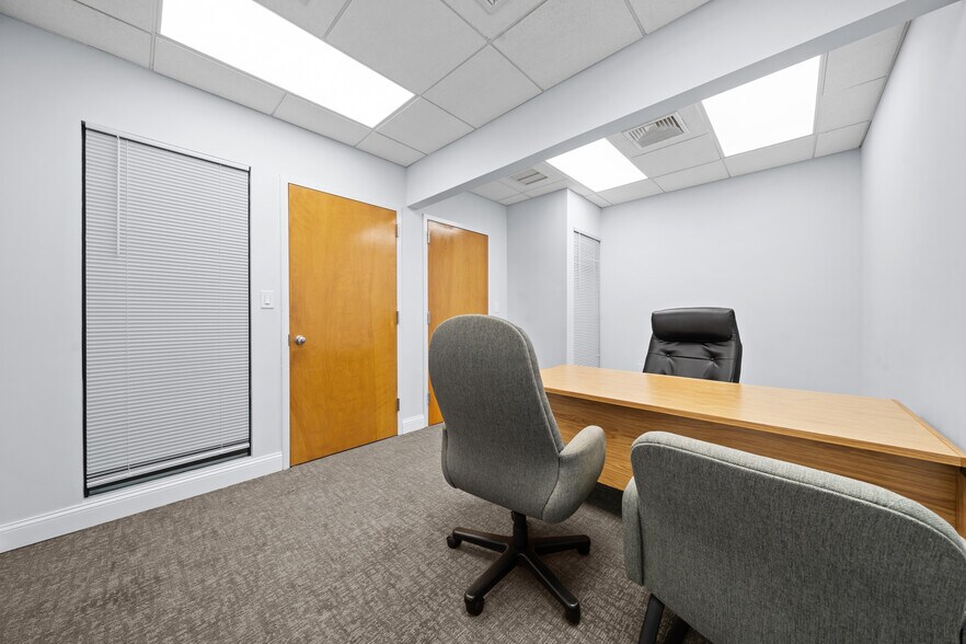 More Photos Of 88 Broadway, Hicksville Office For Lease