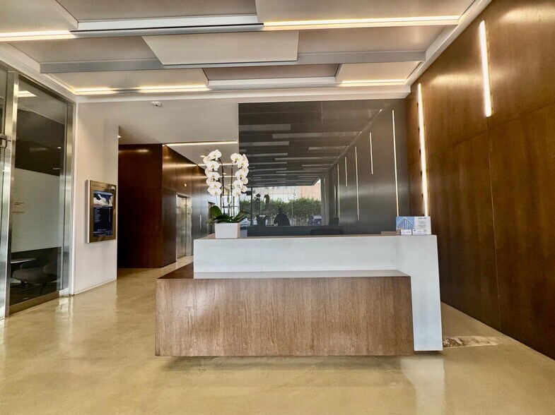 More Photos Of 13274 Fiji Way, Marina Del Rey Office Residential For Lease