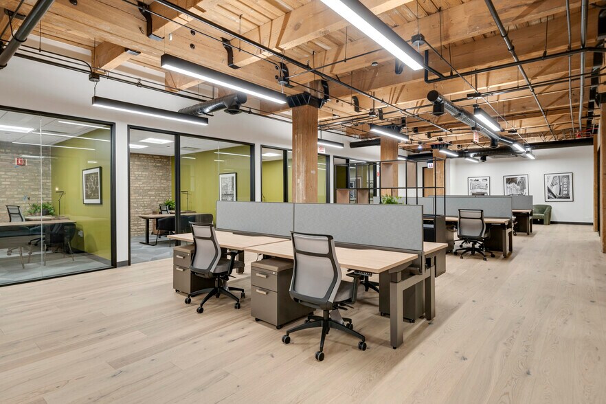 More Photos Of 730 N Franklin St, Chicago Loft Creative Space For Lease