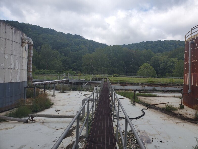 More Photos Of 587 N Seneca St, Oil City Chemical Oil Refinery For Sale