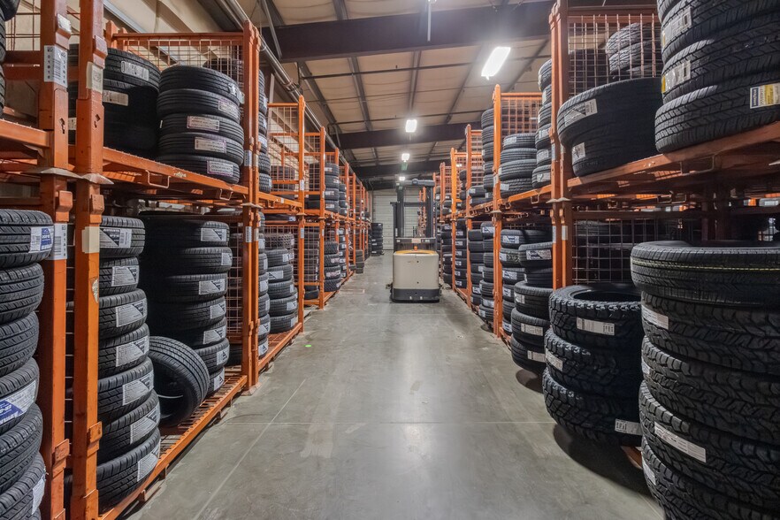 More Photos Of 2525 N Commercial Ave, Pasco Warehouse For Lease