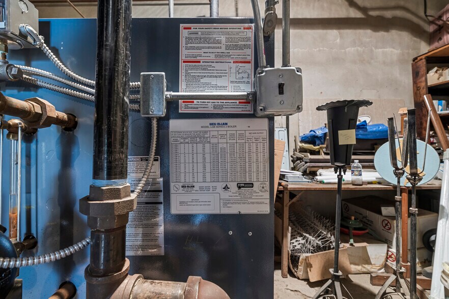 More Photos Of 21 State St, Oil City Specialty For Sale