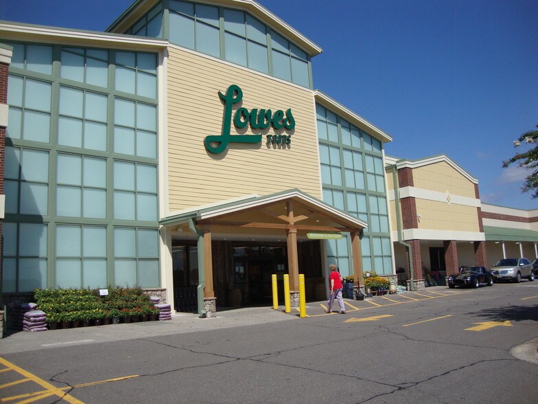 More Photos Of 3320-3382 Robinhood Rd, Winston-Salem Storefront For Lease