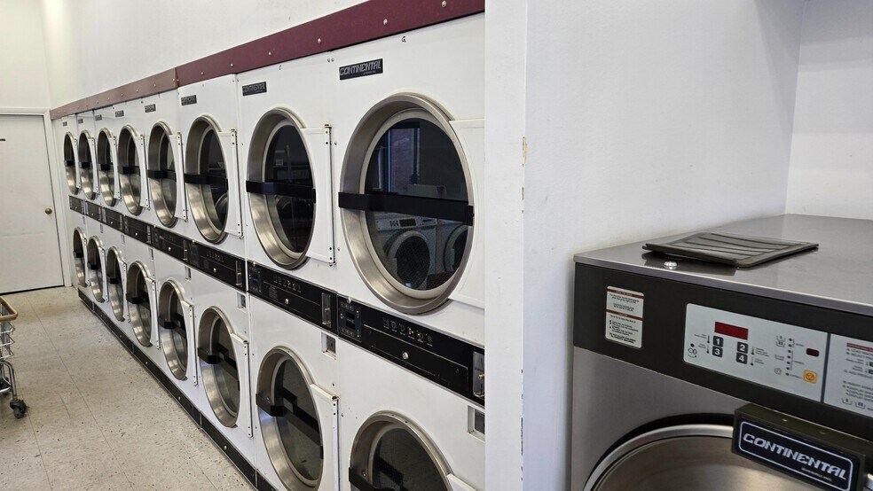 More Photos Of 107 Municipal Dr, Marengo Storefront Retail Residential For Sale