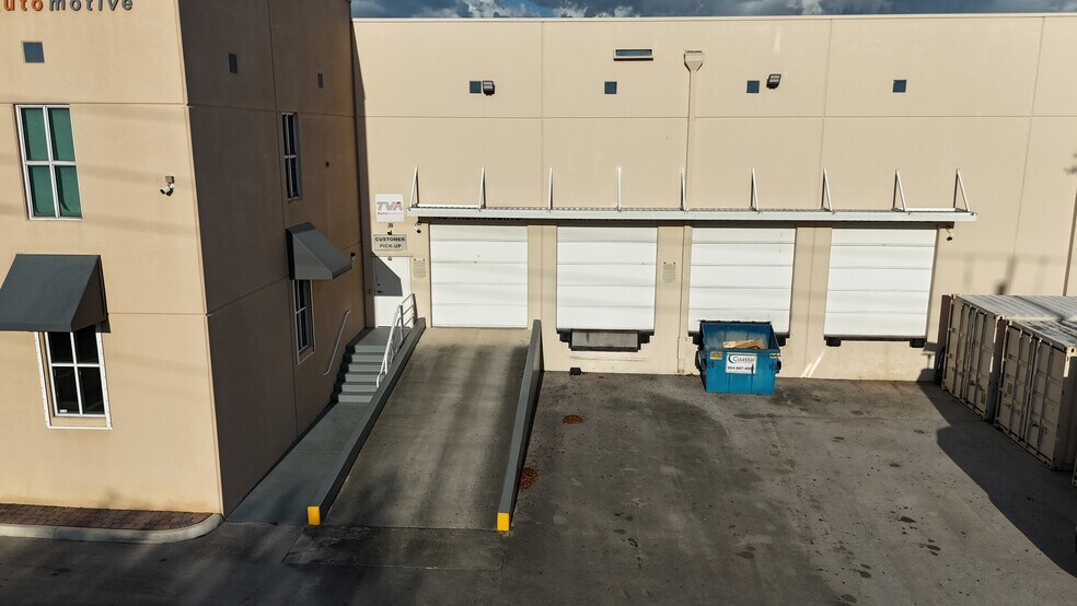 More Photos Of 3515 NW 113th Ct, Doral Warehouse For Lease