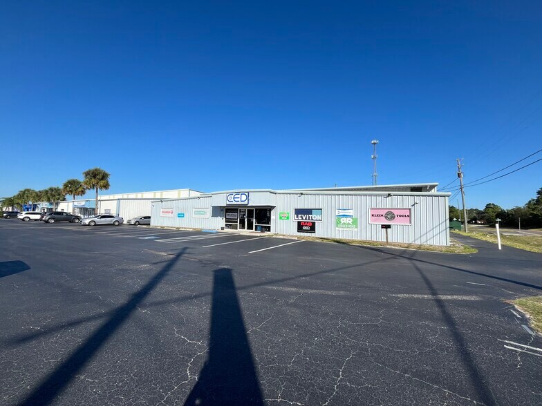 More Photos Of 16645 US Highway 19, Hudson Showroom For Sale