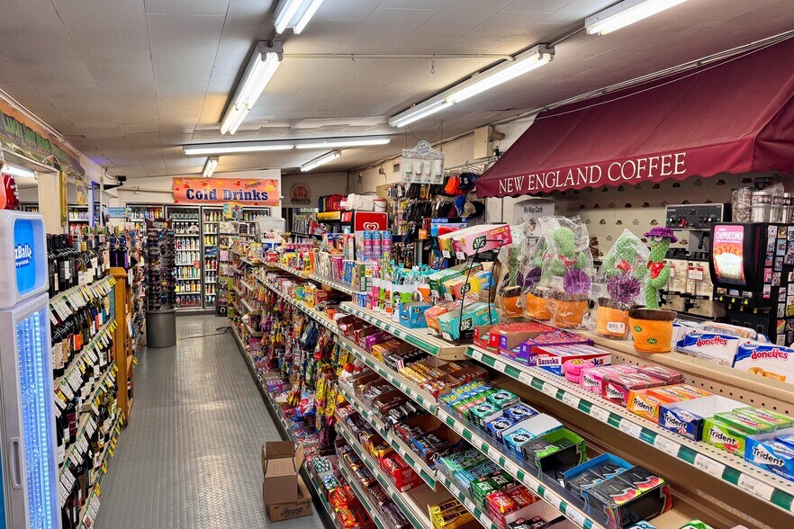 More Photos Of 282 River Rd, Richmond Service Station For Sale