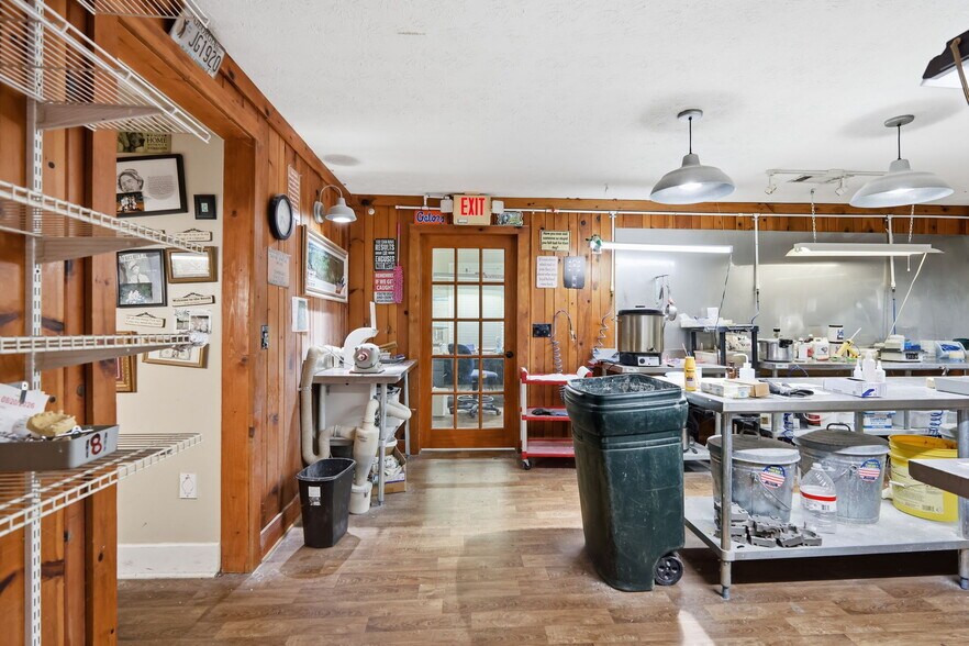 More Photos Of 3365 Thompson Bridge Rd, Gainesville Freestanding For Sale