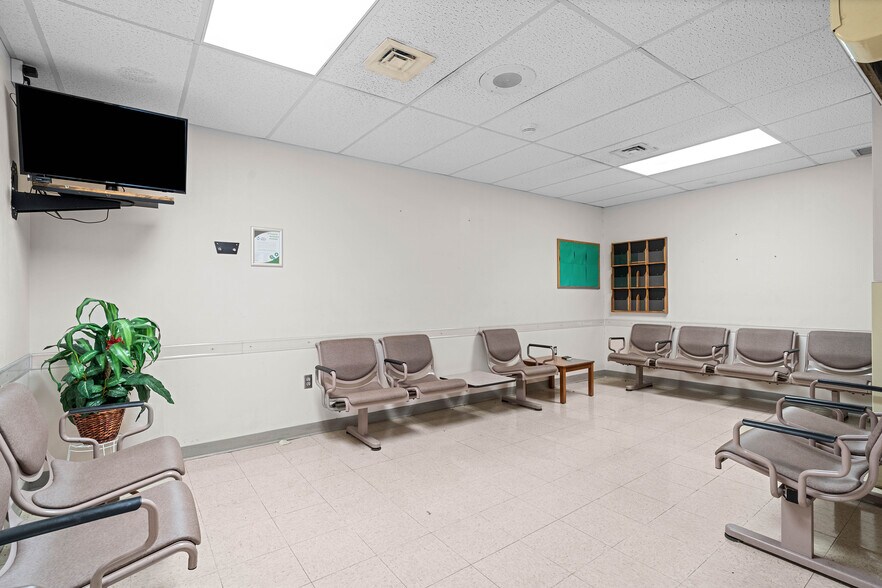 More Photos Of 94 Hospital St, Ridgway Specialty For Sale