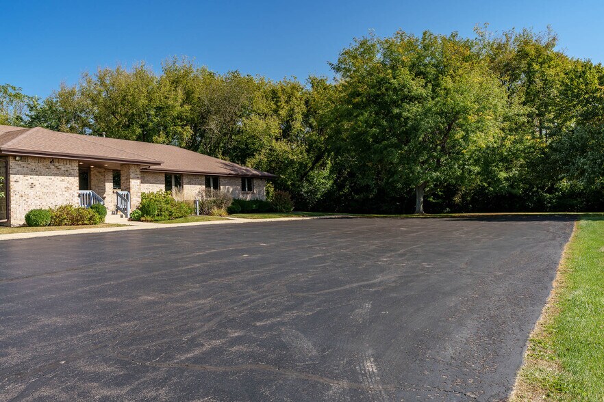 More Photos Of 7550 Rote Rd, Rockford Medical For Sale