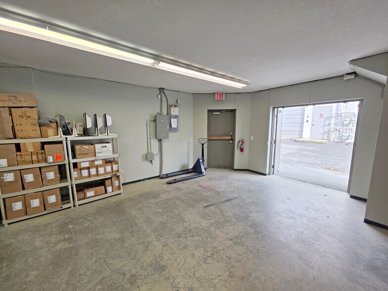 More Photos Of 62 Fawcett Rd, Coquitlam Light Manufacturing For Sale