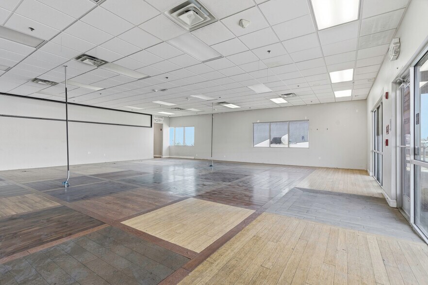 More Photos Of 3601 Ming Ave, Bakersfield Freestanding For Lease