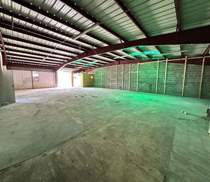 More Photos Of 8019 Richards St, Houston Warehouse For Sale