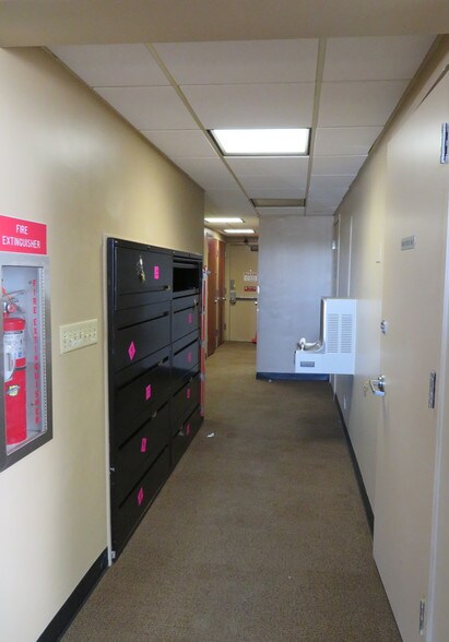 More Photos Of 300 E Dania Beach Blvd, Dania Bank For Lease