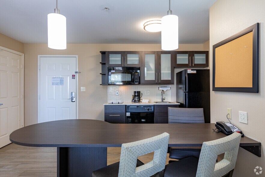 More Photos Of 808 61st St, Galveston Hotel For Sale