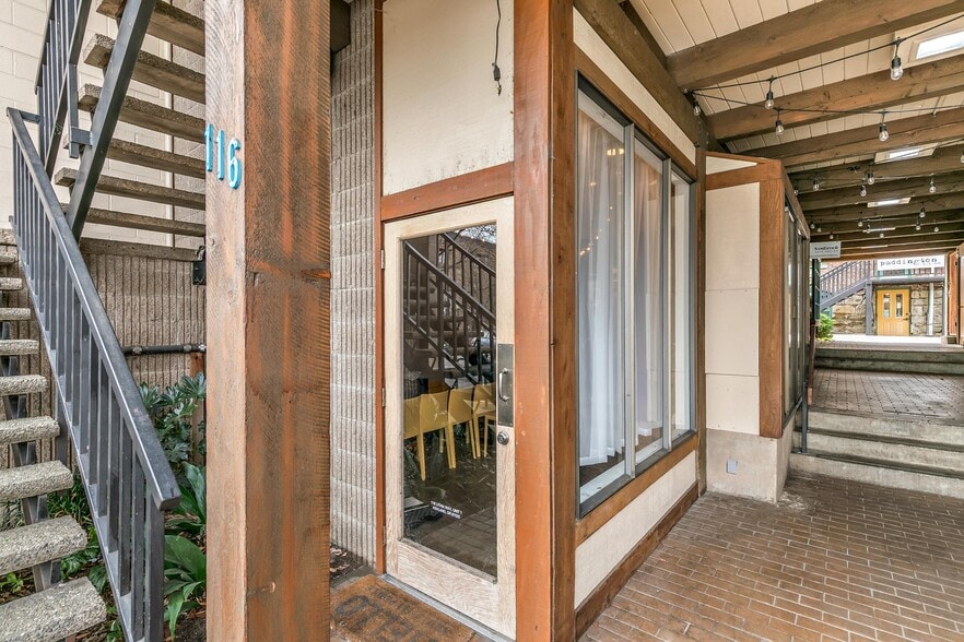 More Photos Of 116 Lithia Way, Ashland General Retail For Sale