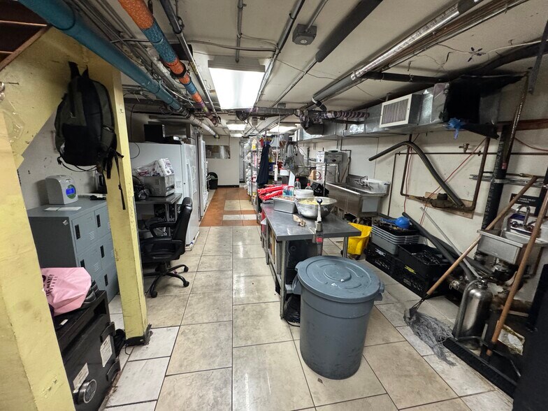 More Photos Of 3933 Bell Blvd, Bayside Storefront For Lease