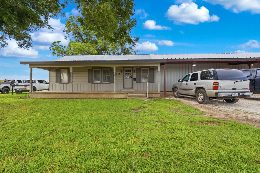 More Photos Of 1512 Posey Rd, San Marcos Office For Sale