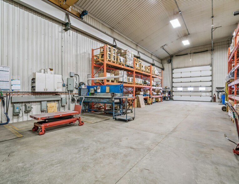 More Photos Of 2200 Rue André-C.-Hamel, Drummondville Industrial For Sale