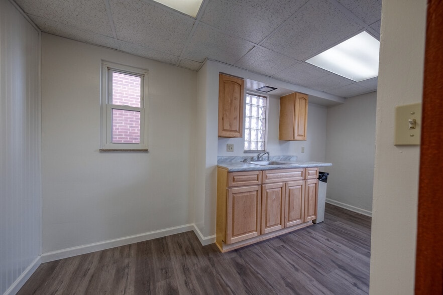 More Photos Of 340 Center Ave, Pittsburgh Medical For Sale