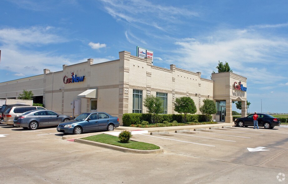 More Photos Of 2355 E Grapevine Mills Cir, Grapevine Freestanding For Sale