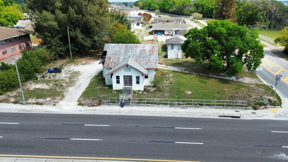 More Photos Of 980 S Lake Shore Way, Lake Alfred Multifamily For Sale