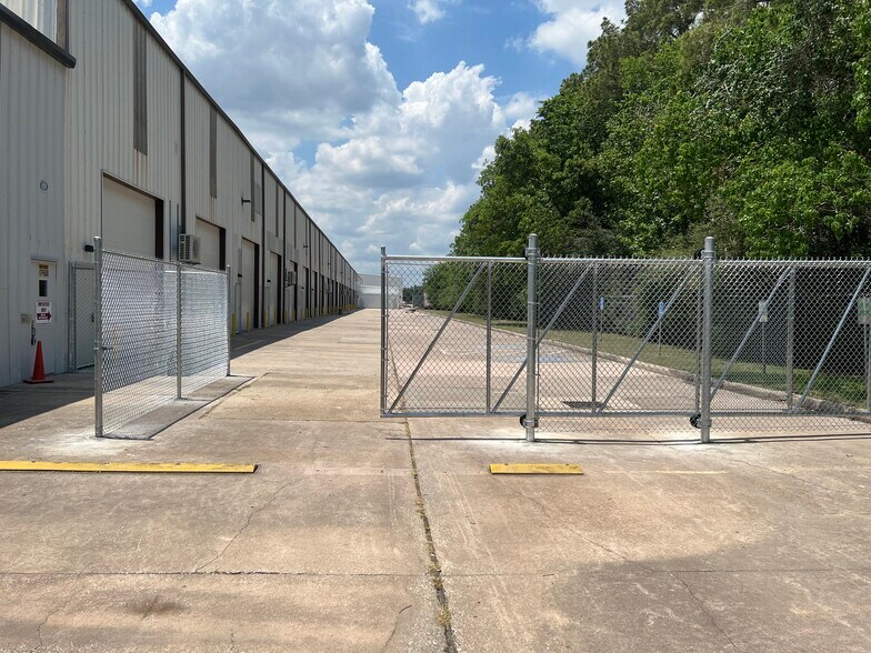 More Photos Of 6510 Bourgeois Rd, Houston Light Distribution For Lease