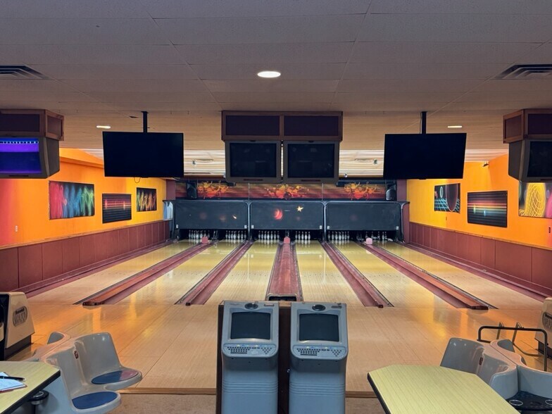 More Photos Of 68290 S Main St, Iron River General Retail For Sale
