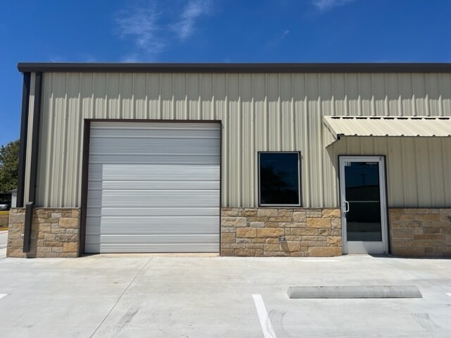 More Photos Of 4230 US-67, Cleburne Warehouse For Lease